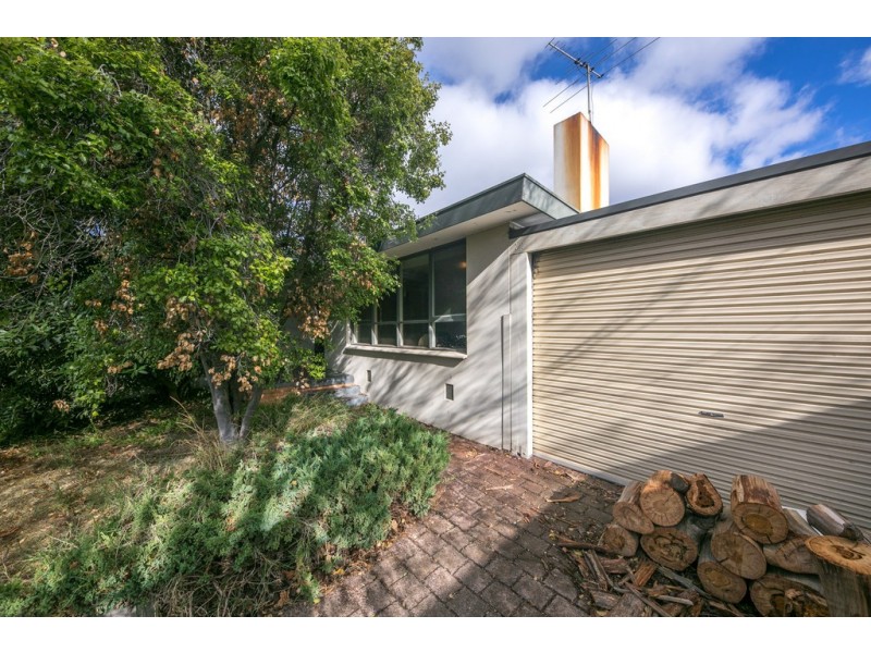 Unit 1, 10 Rodney Street, Gisborne VIC 3437