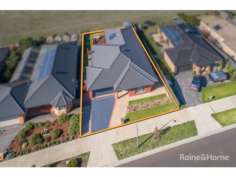 24 Tasman Road, Gisborne VIC 3437