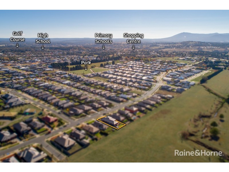 24 Tasman Road, Gisborne VIC 3437