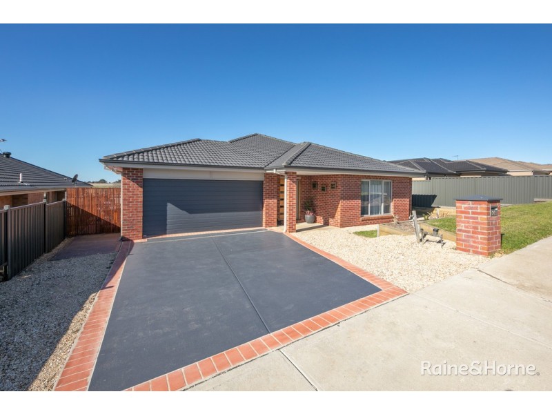 24 Tasman Road, Gisborne VIC 3437