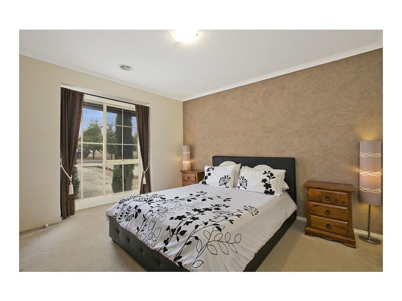 26 Hilltop Way, Gisborne VIC 3437