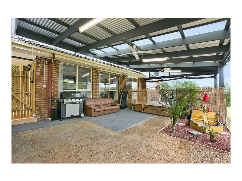 26 Hilltop Way, Gisborne VIC 3437