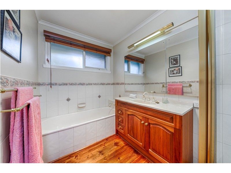 19 Oakley Court, Gisborne VIC 3437