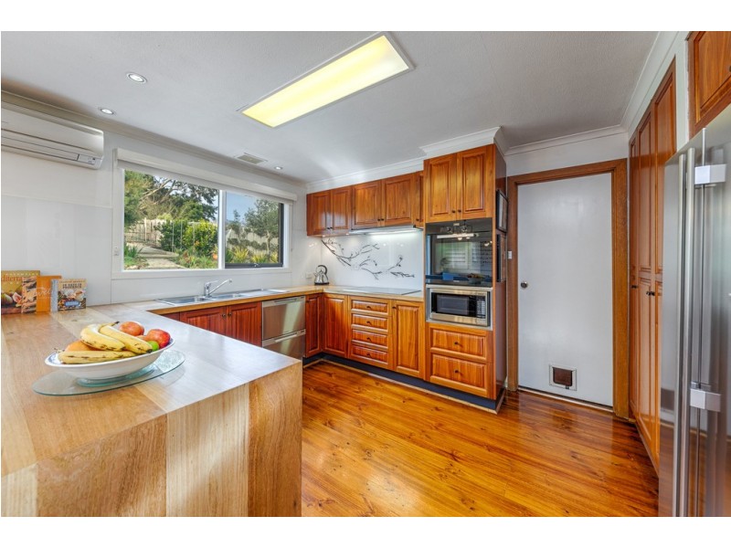 19 Oakley Court, Gisborne VIC 3437