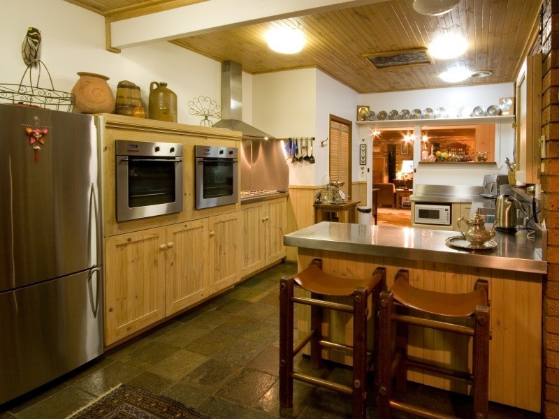 682 Melton Rd, Gisborne VIC 3437