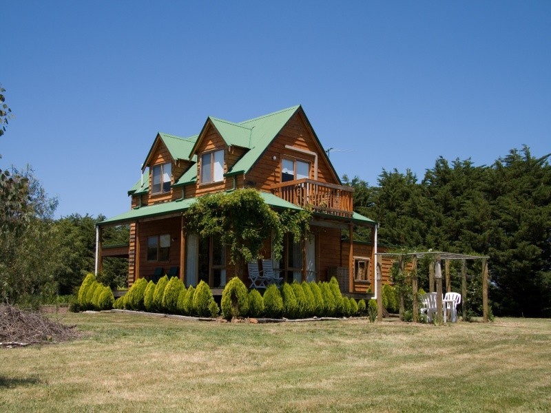 682 Melton Rd, Gisborne VIC 3437