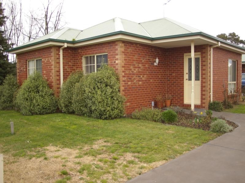 1/22 Howey St, Gisborne VIC 3437