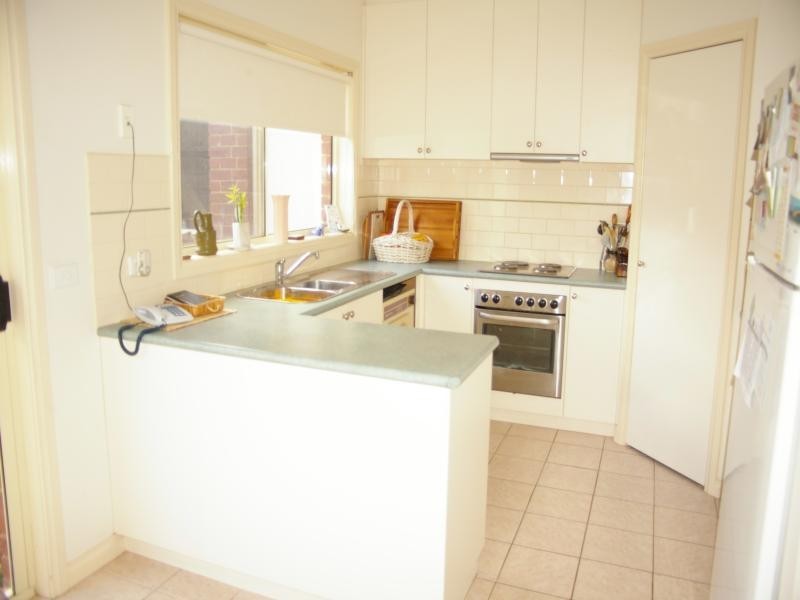 1/22 Howey St, Gisborne VIC 3437