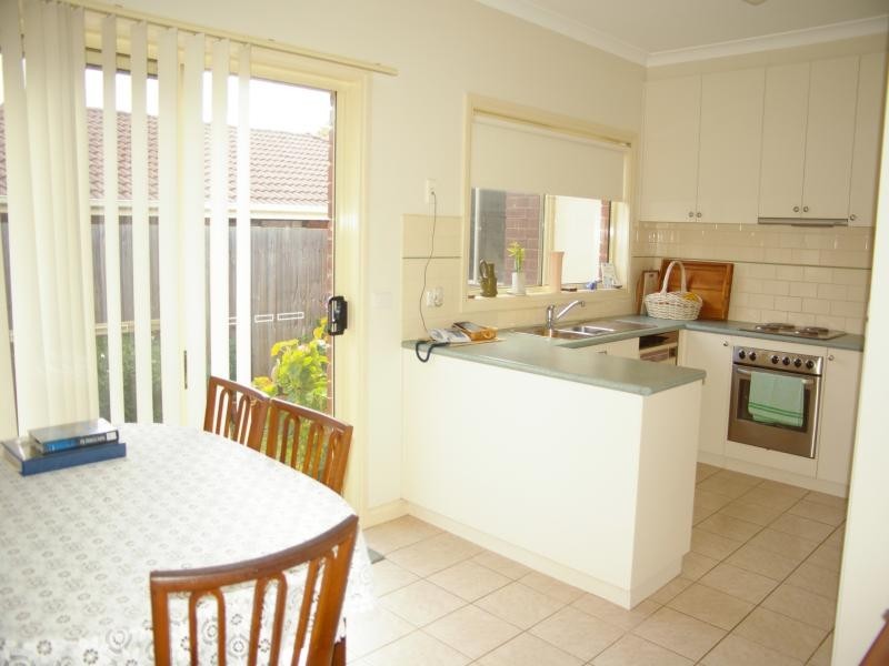 1/22 Howey St, Gisborne VIC 3437