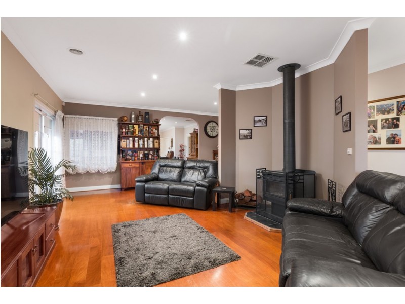 6 Comic  Court, New Gisborne VIC 3438