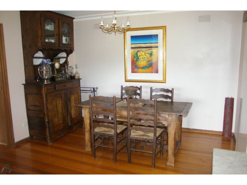 44 Peters Rd, Gisborne VIC 3437