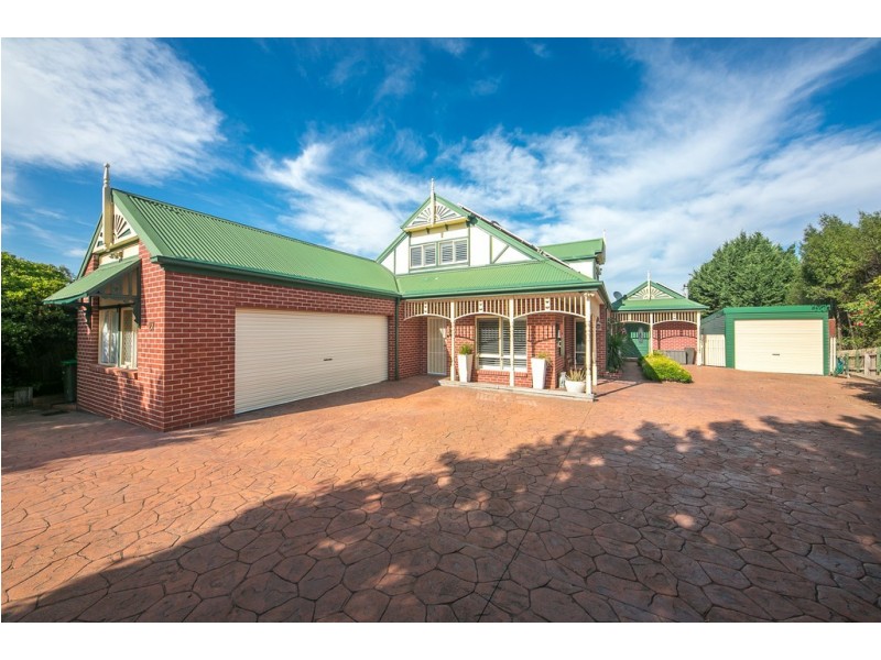 27 The Boulevard, Gisborne VIC 3437