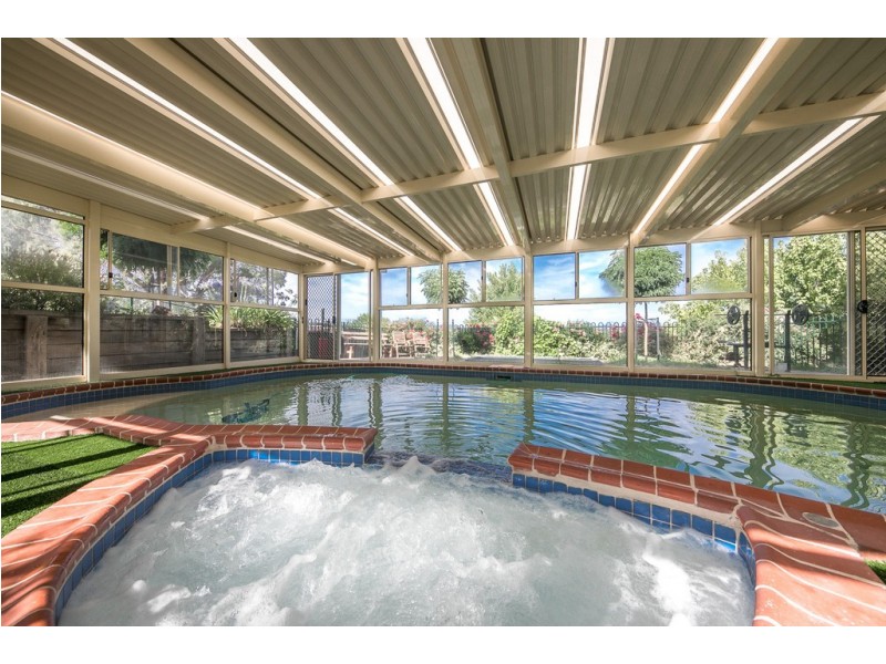 27 The Boulevard, Gisborne VIC 3437