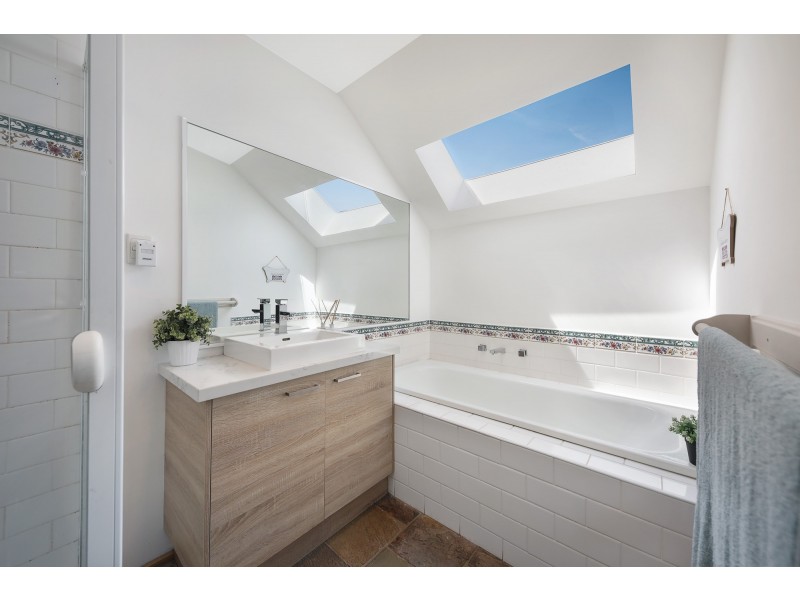 27 The Boulevard, Gisborne VIC 3437