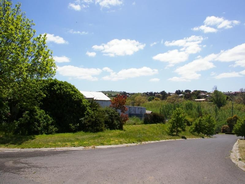 3 Melbourne Rd, Gisborne VIC 3437