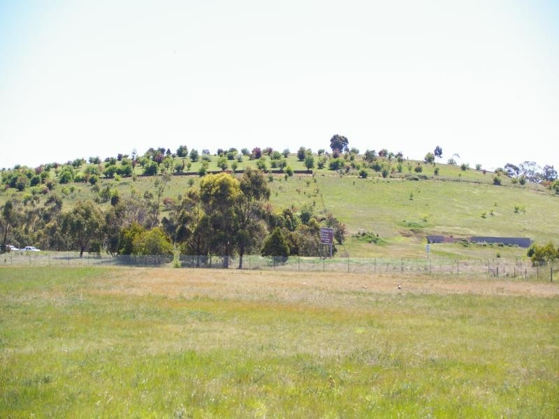 11  McKim Rd, Gisborne VIC 3437