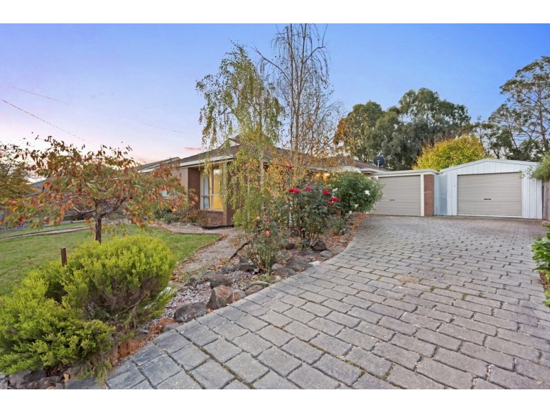 42 Fersfield Road, Gisborne VIC 3437