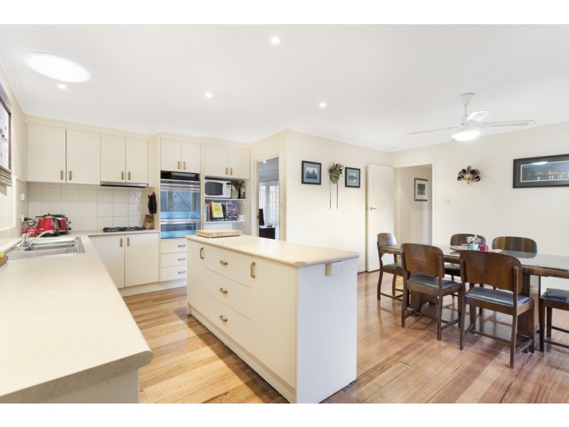 42 Fersfield Road, Gisborne VIC 3437