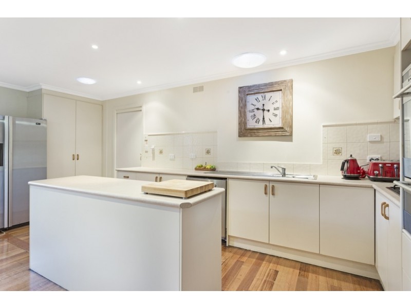 42 Fersfield Road, Gisborne VIC 3437