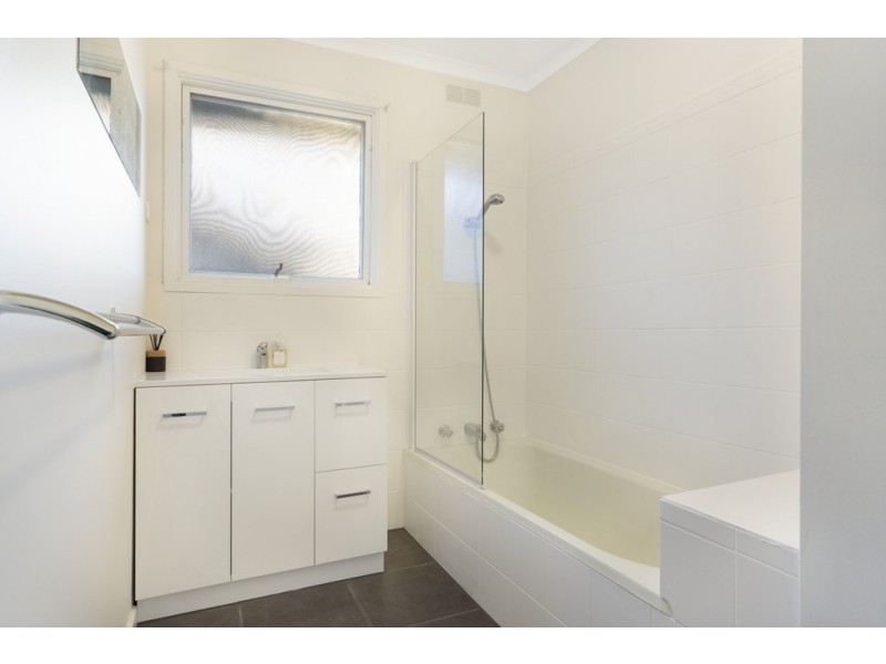 42 Fersfield Road, Gisborne VIC 3437