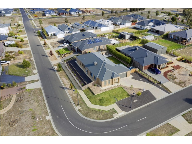 32 Rangeview Drive, Riddells Creek VIC 3431
