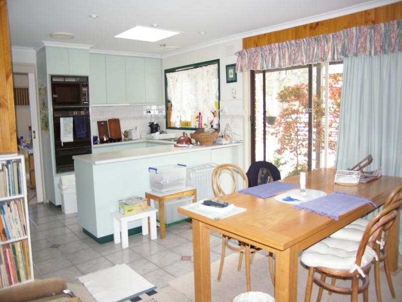 11 Pennygreen Dr, Gisborne VIC 3437