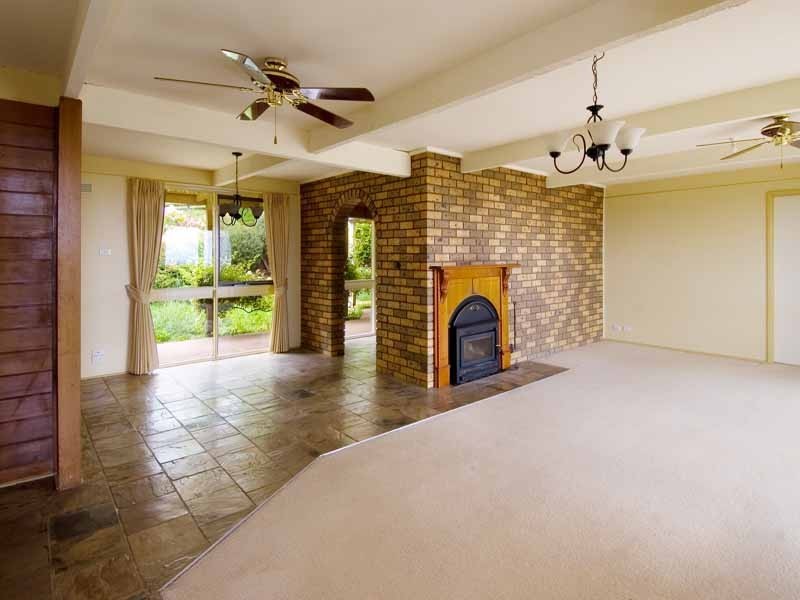 71 Dunne Rd*, Gisborne VIC 3437