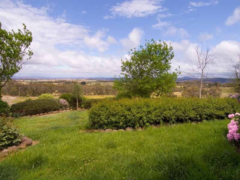 71 Dunne Rd*, Gisborne VIC 3437