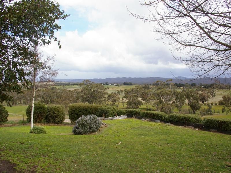 71 Dunne Rd*, Gisborne VIC 3437