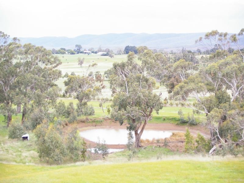 71 Dunne Rd*, Gisborne VIC 3437