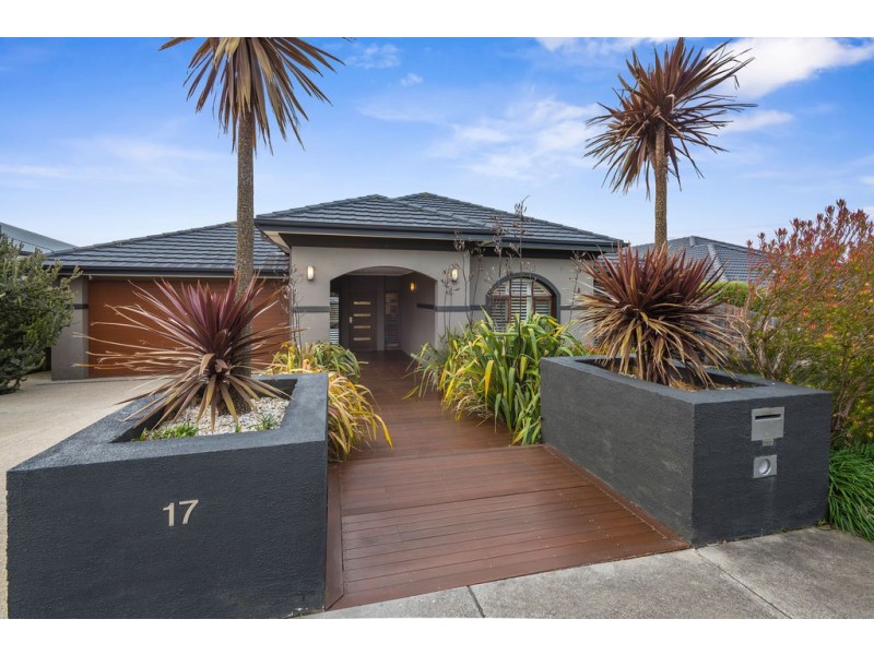17 McKernan Place, Gisborne VIC 3437