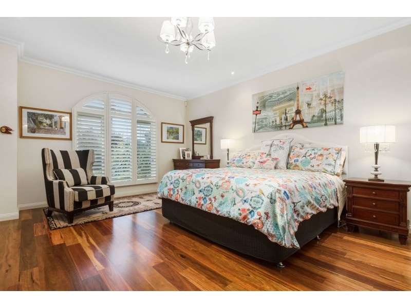 17 McKernan Place, Gisborne VIC 3437