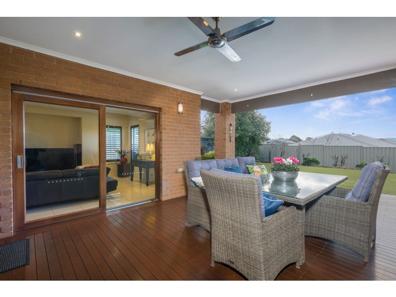 17 McKernan Place, Gisborne VIC 3437