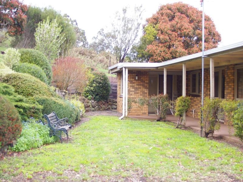 71 Dunne Rd, Bullengarook VIC 3437