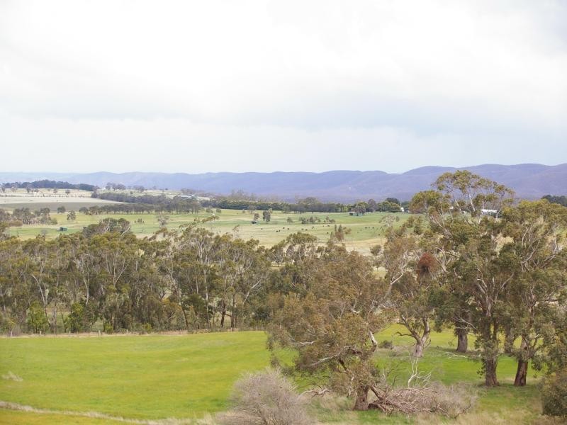 71 Dunne Rd, Bullengarook VIC 3437