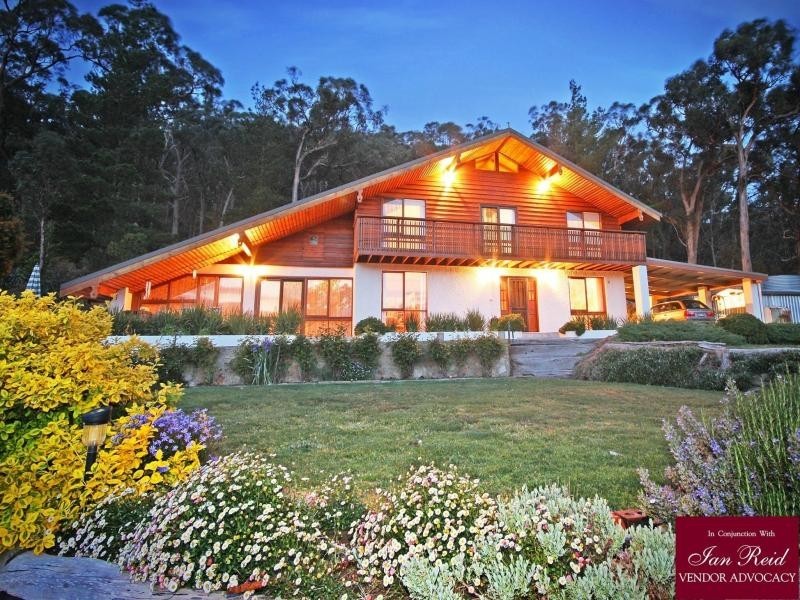 123 Mt. Robertson Rd*, New Gisborne VIC 3438