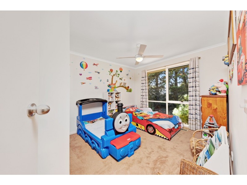 26 Coleraine Drive, Romsey VIC 3434