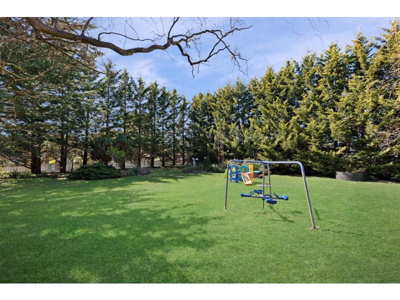 26 Coleraine Drive, Romsey VIC 3434