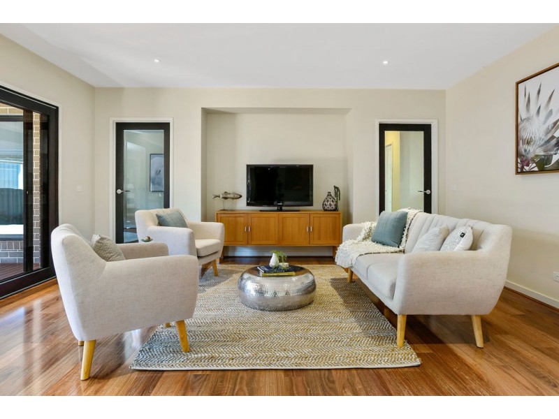 18 Widdis Way, Gisborne VIC 3437