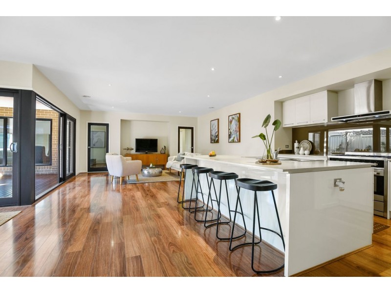 18 Widdis Way, Gisborne VIC 3437