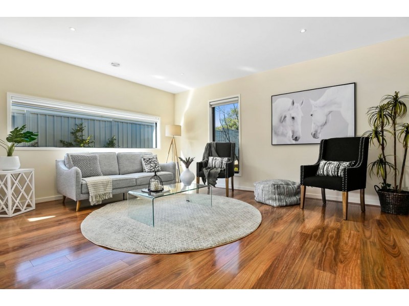 18 Widdis Way, Gisborne VIC 3437