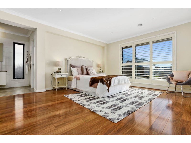 18 Widdis Way, Gisborne VIC 3437