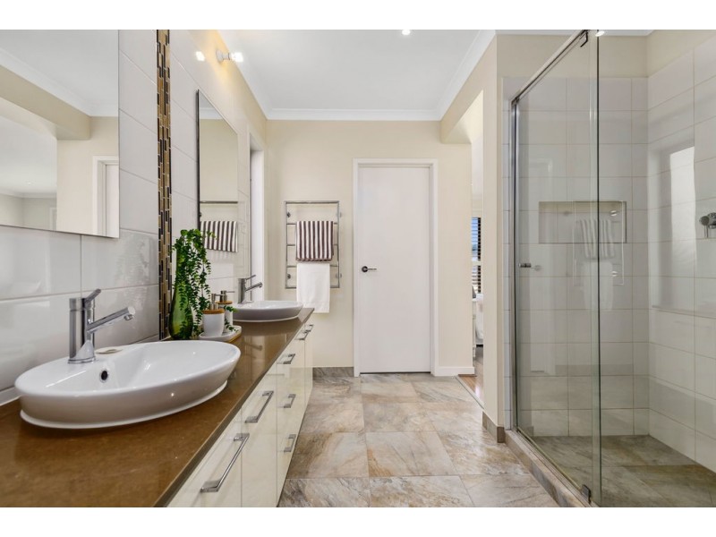 18 Widdis Way, Gisborne VIC 3437