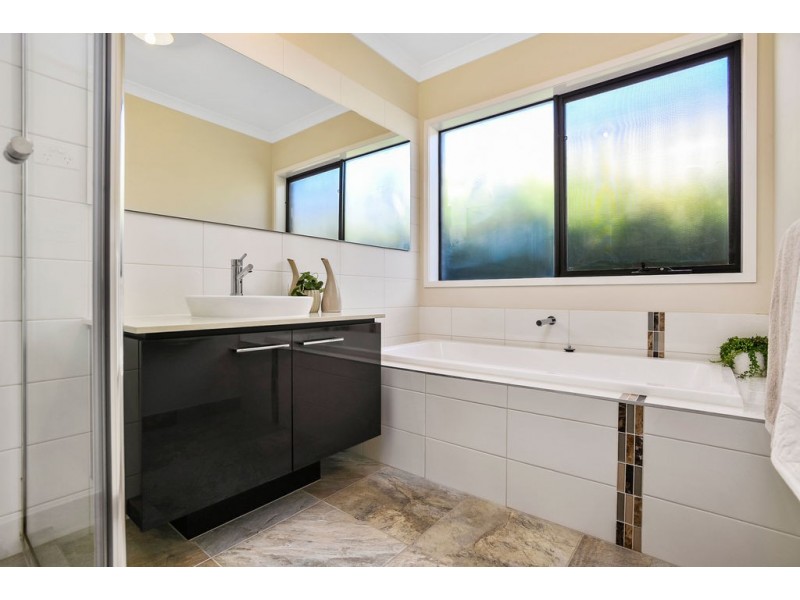 18 Widdis Way, Gisborne VIC 3437