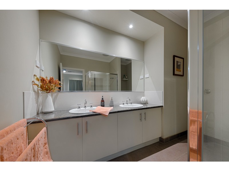 168 Willowbank Road, Gisborne VIC 3437