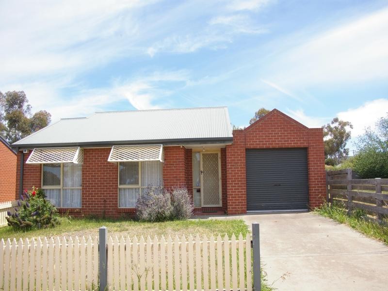 Unit 4/102 Main Rd, Riddells Creek VIC 3431