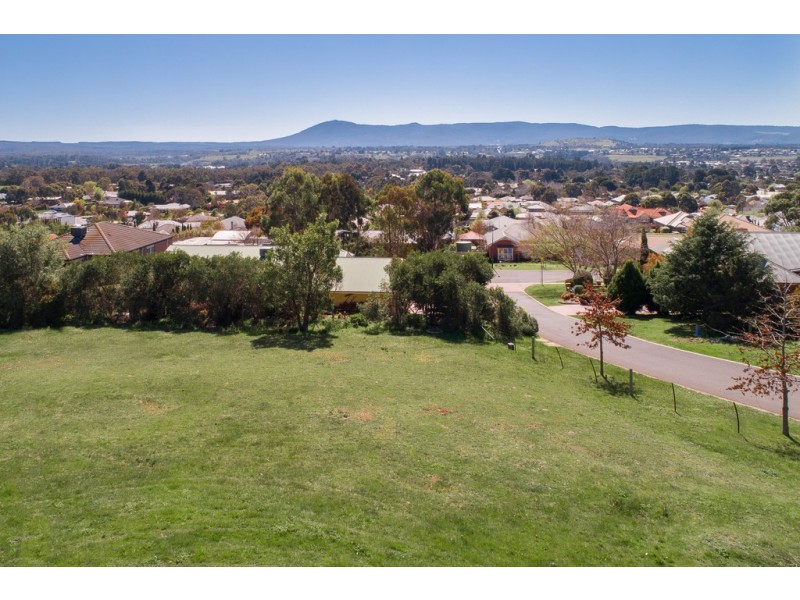 10 Grange Court, Gisborne VIC 3437