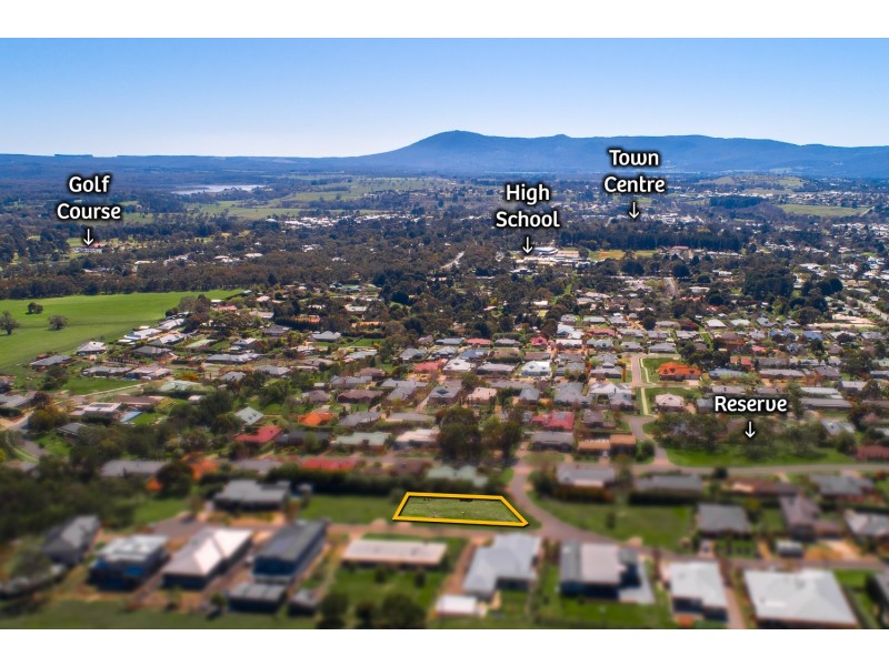 10 Grange Court, Gisborne VIC 3437