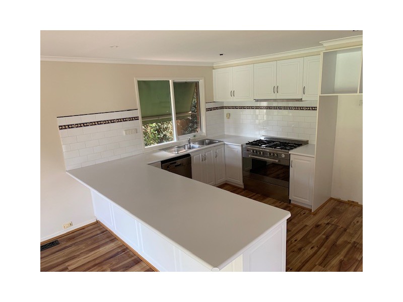 6 Beech Crt, Gisborne VIC 3437