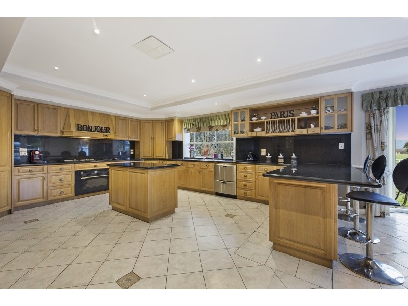 71 Hamilton Road, New Gisborne VIC 3438